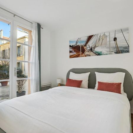Le Montesquieu Apartamento Versalhes Exterior foto