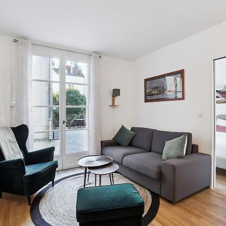 Le Montesquieu Apartamento Versalhes Exterior foto