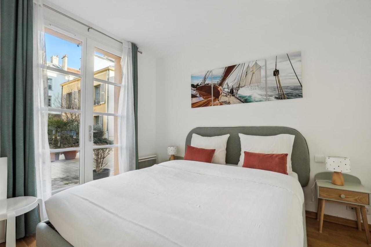 Le Montesquieu Apartamento Versalhes Exterior foto