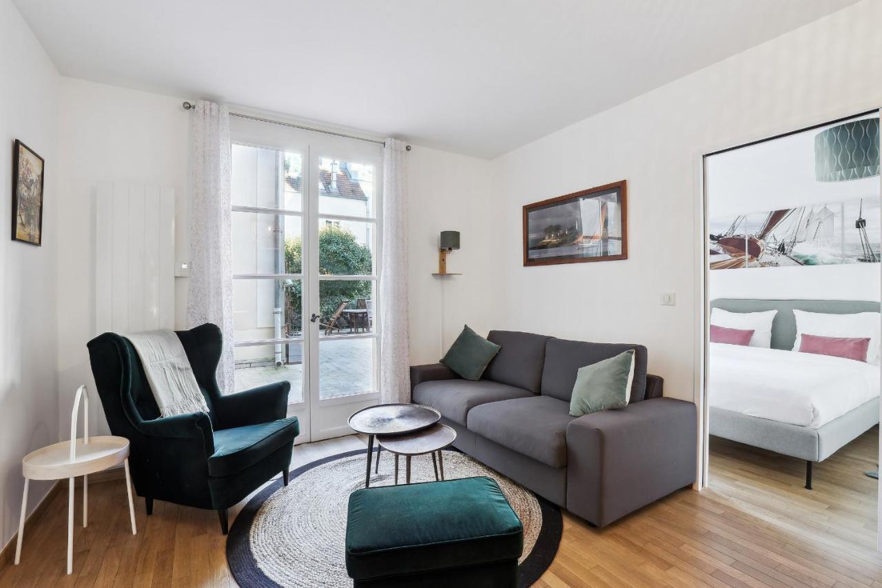 Le Montesquieu Apartamento Versalhes Exterior foto