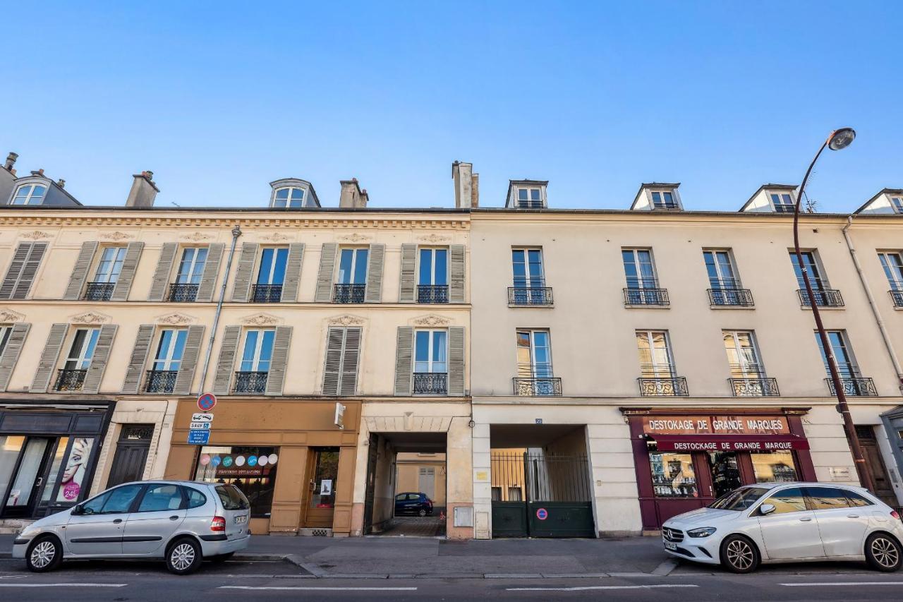 Le Montesquieu Apartamento Versalhes Exterior foto