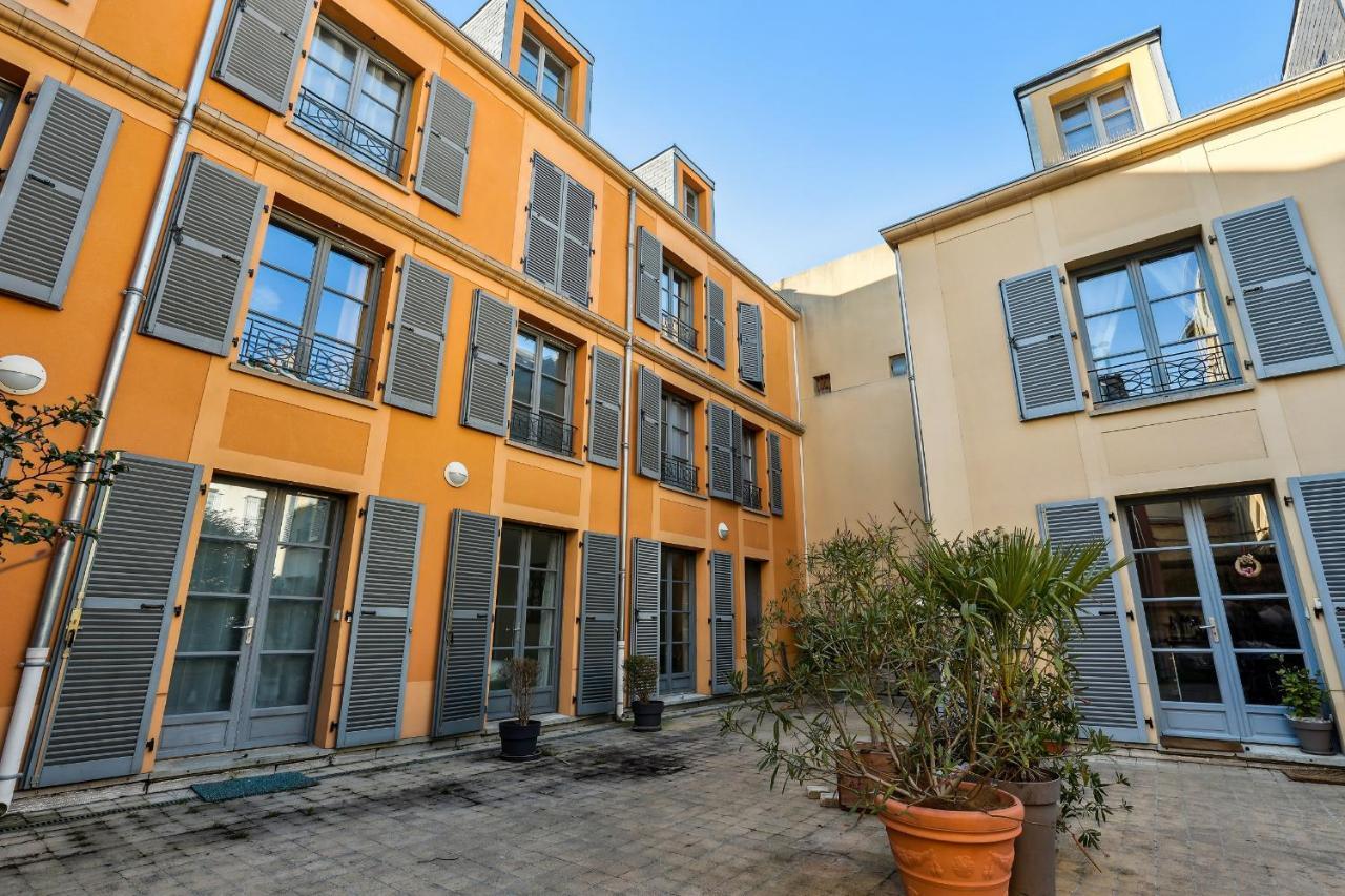 Le Montesquieu Apartamento Versalhes Exterior foto